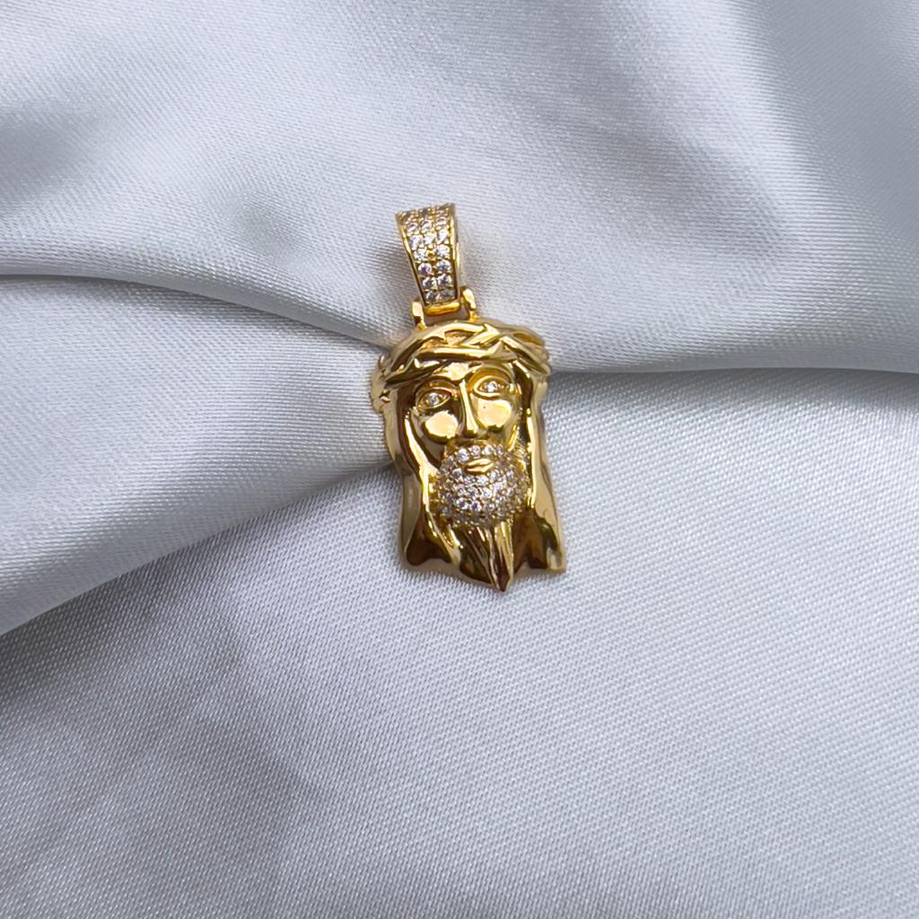 #DOL117 - Dije Jesucristo Con Piedra De Oro Laminado De 18K