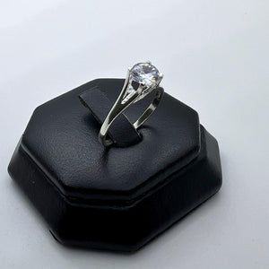 #AD342 - Anillo Solitario - ZC1.8