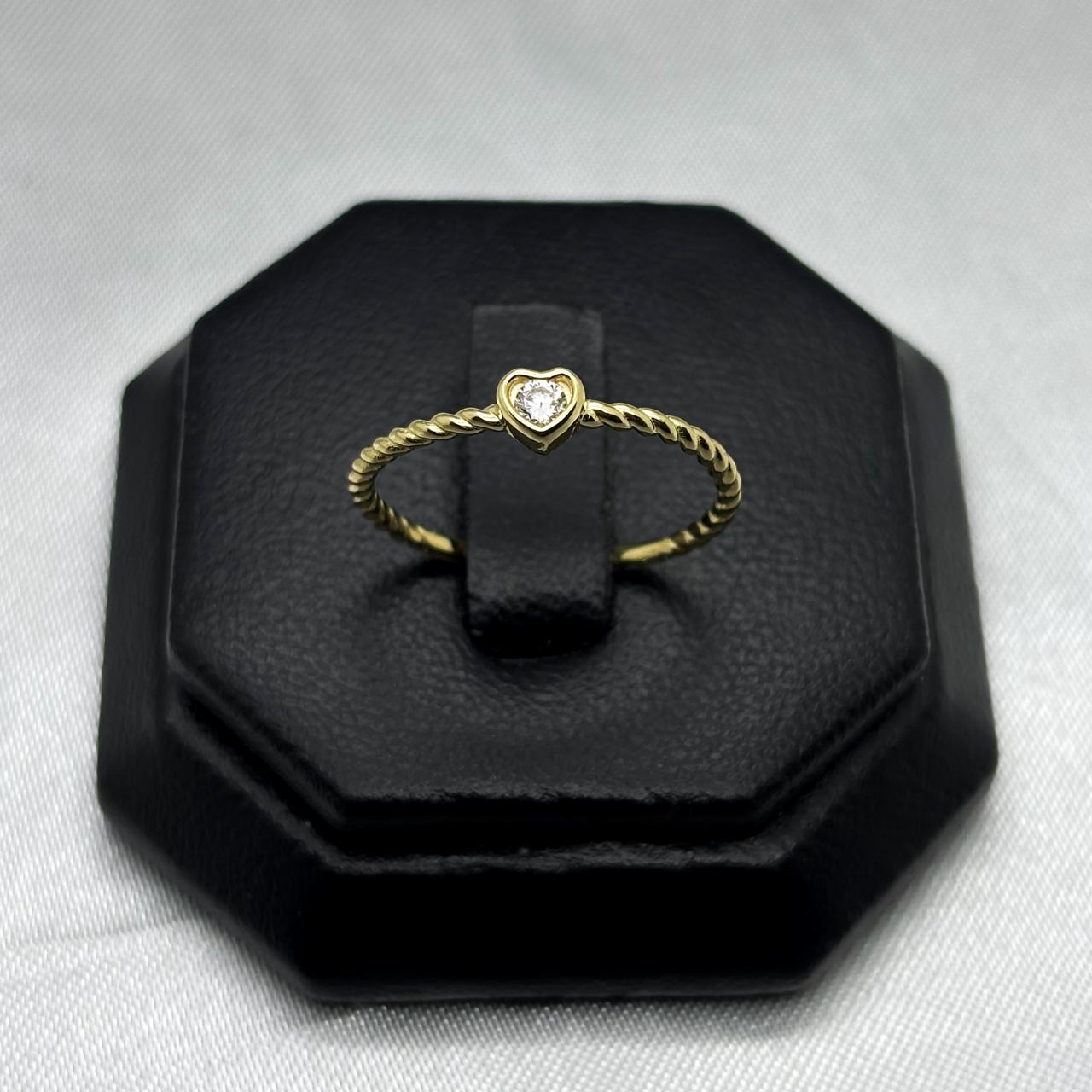 #AD10120 - Anillo Corazón Con Piedra Oro 10k - D02/1.3