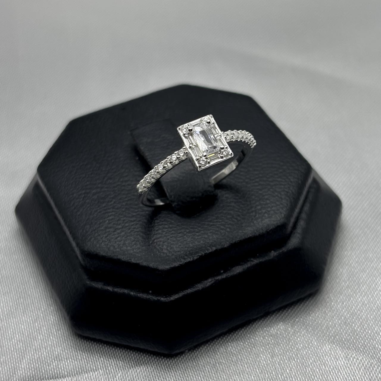 #AD133 - Anillo Solitario Piedra Rectangular - IC2.0